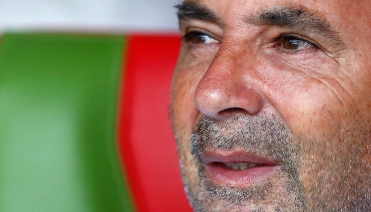 سامبولي خلال مباراة الأرجنتين و فرنسا