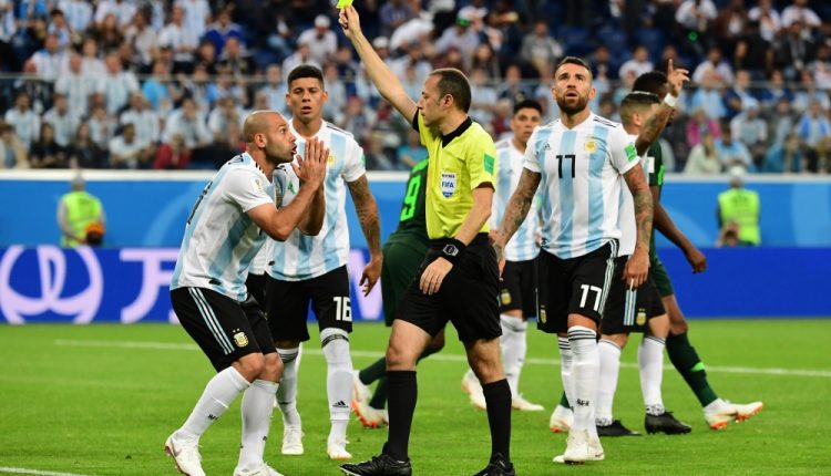 ماسكيرانو يتسبب في ركلة جزاء ويحصل على انذار