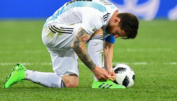 ميسي خلال مباراة الأرجنتين و كرواتيا