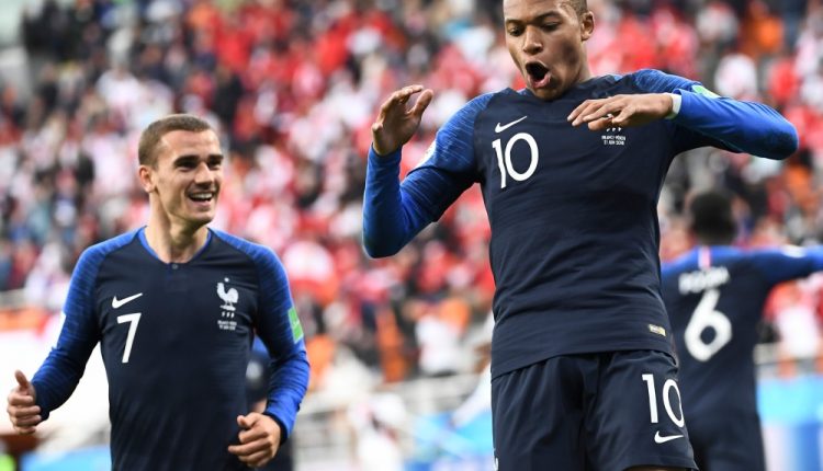 مبابي يسجل الهدف الأول لفرنسا في مرمى بيرو