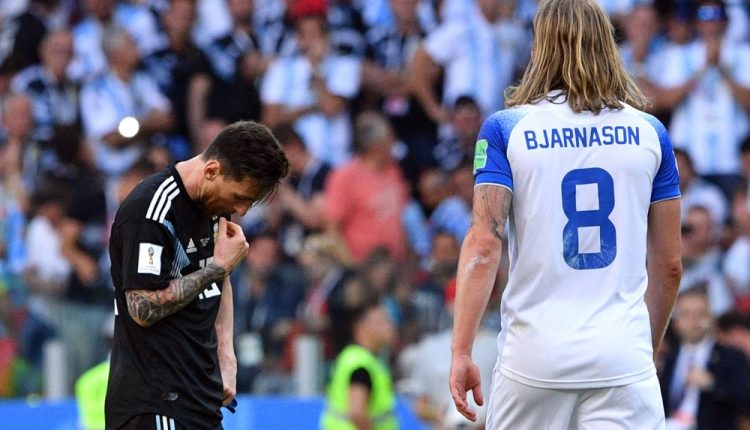 ميسي يبكي بعد التعادل مع إيسلندا