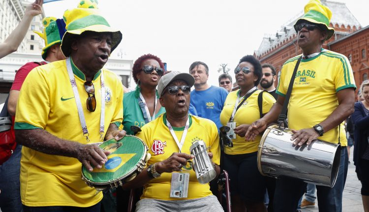 مشجعون برازيليون فى روسيا
