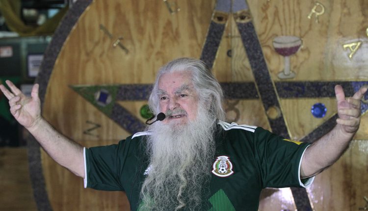 كبير سحرة المكسيك أنطونيو فاسكيز