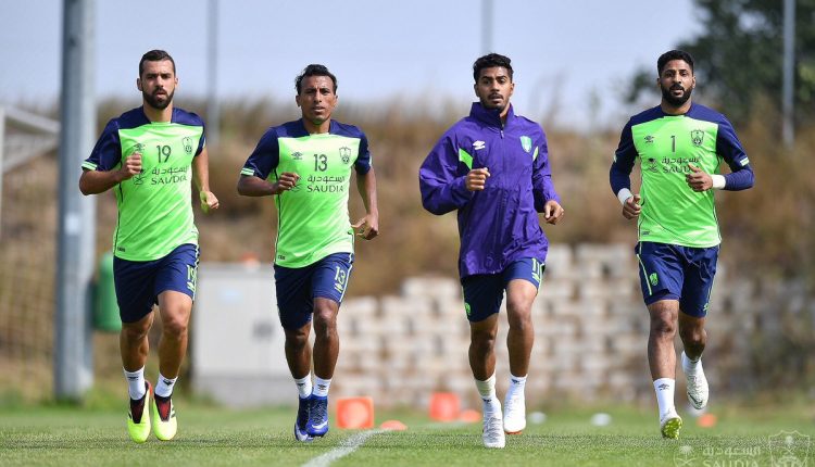 عبدالله السعيد ومحمد عبدالشافي في تدريبات أهلي جدة السعودي