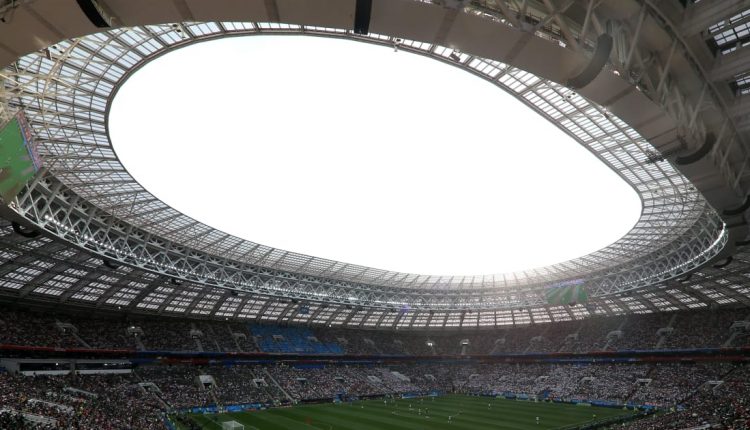 ملعب لوجينكي