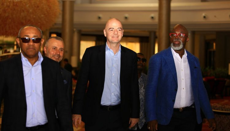 جياني إنفانتينو وأحمد أحمد