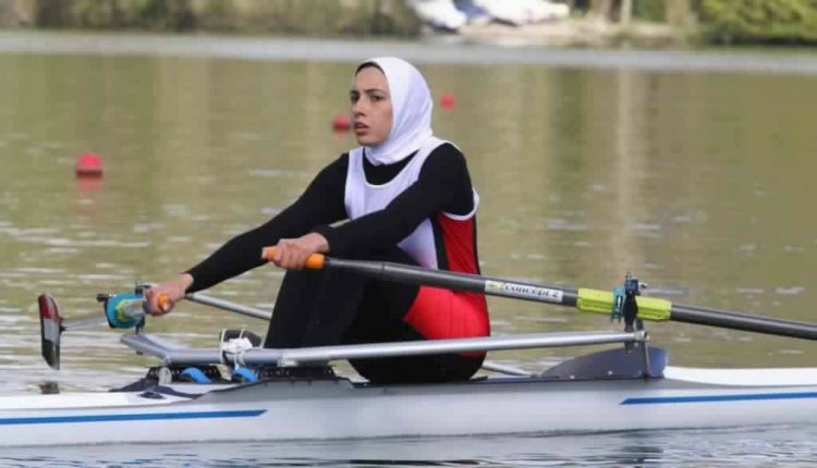 دارين محمود لاعبة منتخب التجديف