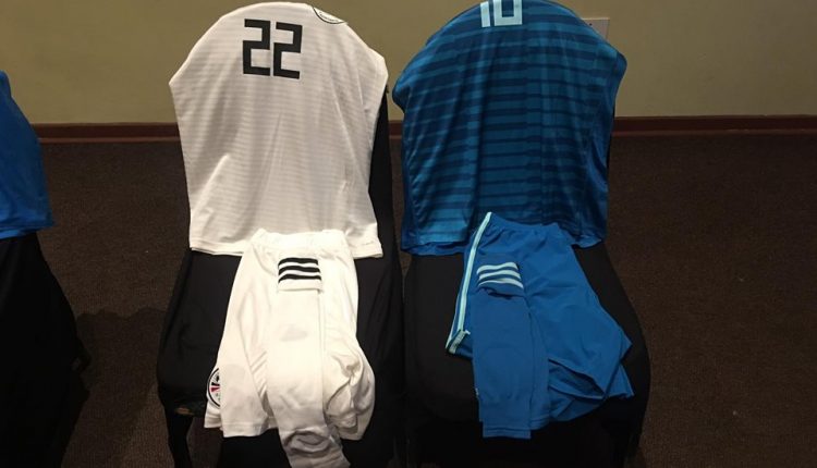 قميص أبيض لمنتخب مصر