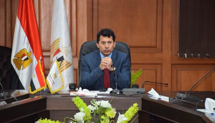 وزير الشباب والرياضة