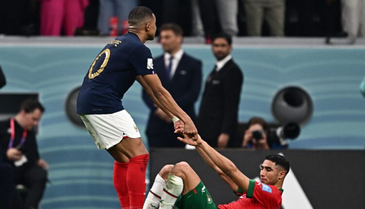 كليان مبابي وأشرف حكيم