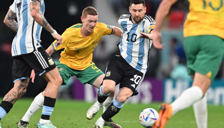 ميسي خلال مباراة الارجنتين وأستراليا