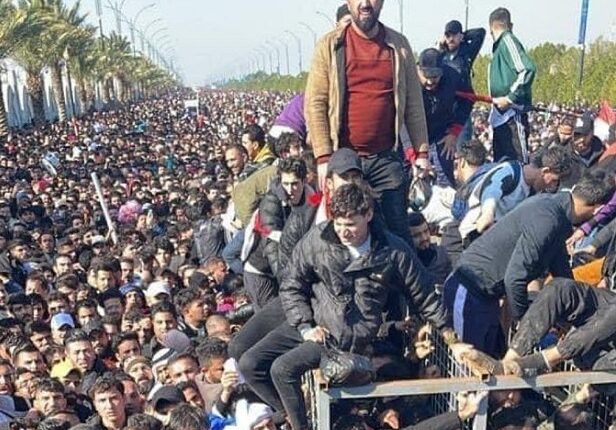 تدافع جماهير العراق قبل نهائي خليجي 25