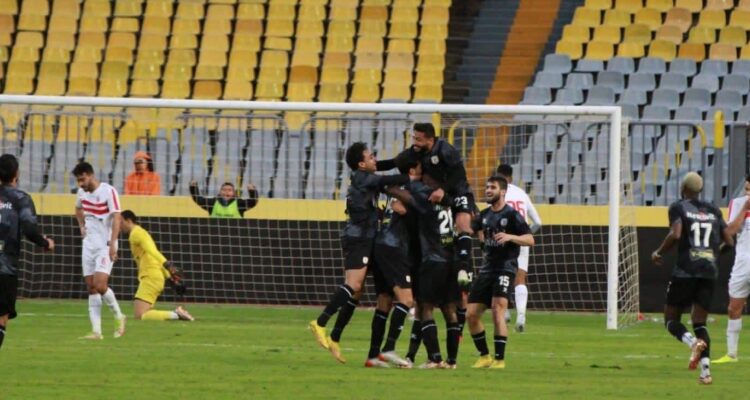 لقطة من مباراة الزمالك وفاركو في الدوري المصري