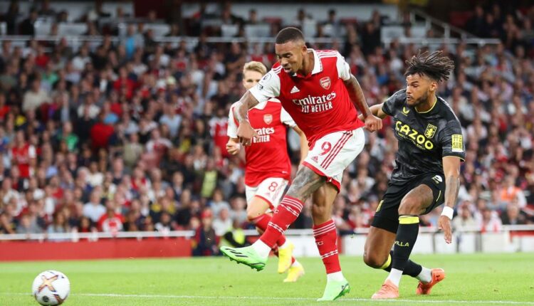 أرسنال ضد أستون فيلا