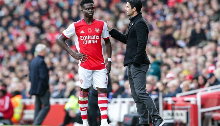 بوكايو ساكا لاعب أرسنال وميكيل أرتيتا