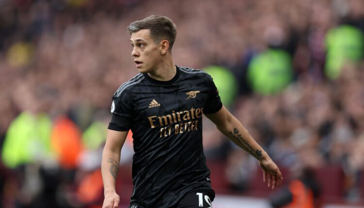 لياندرو تروسارد من مباراة أرسنال وفولهام في الدوري الإنجليزي