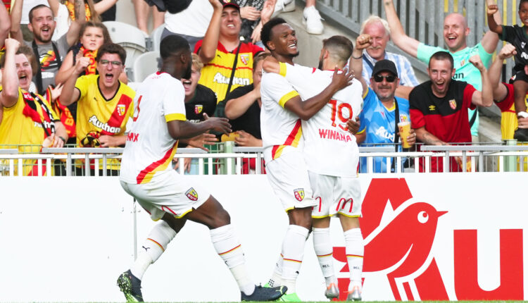 لويس أوبندا من مباراة لانس في الدوري الفرنسي