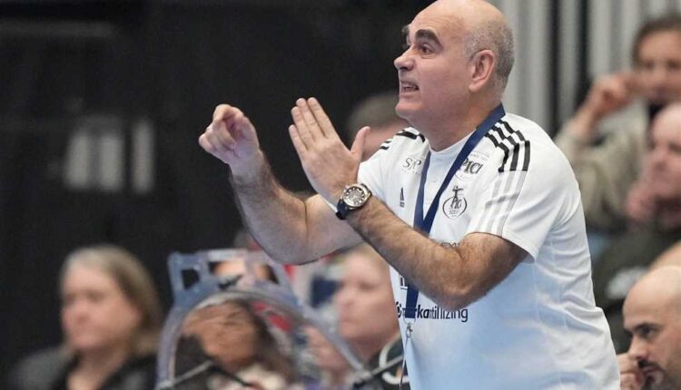 خوان باستور مدرب منتخب مصر لكرة اليد الجديد