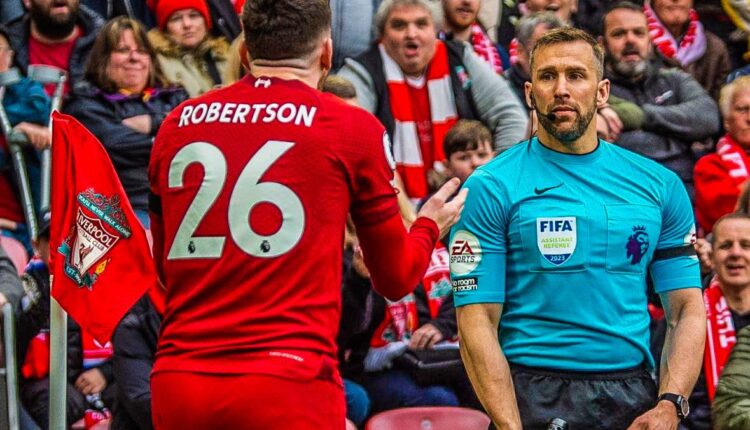 روبرتسون لاعب ليفربول - الحكم قسطنطين هاتزيداكيس