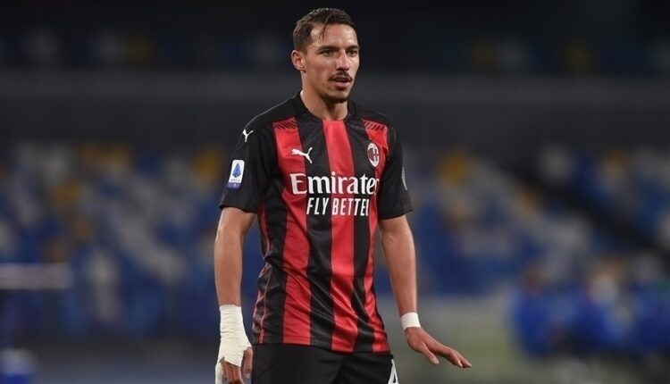 إسماعيل بن ناصر لاعب ميلان