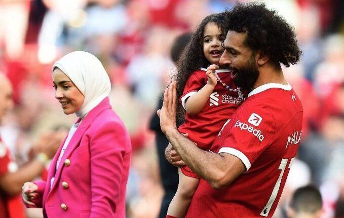 محمد صلاح وأسرته