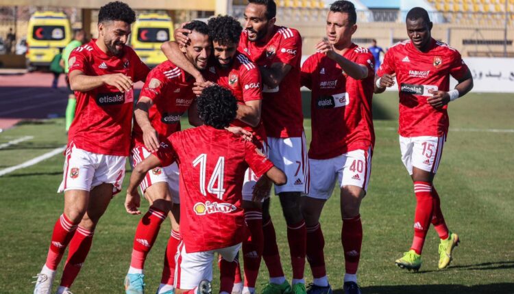 لاعبو الأهلي