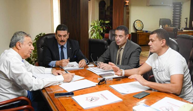 عبدالواحد السيد مع اللجنة الثلاثية