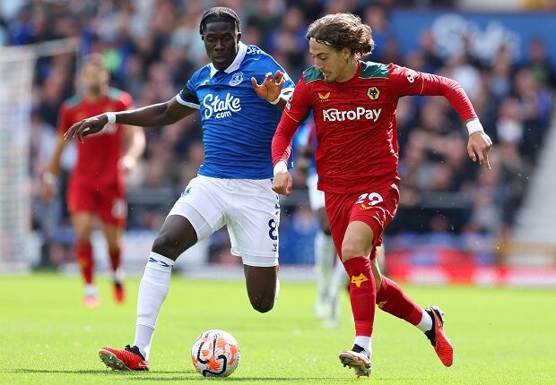 مباراة ولفرهامبتون ضد إيفرتون في الدوري الإنجليزي