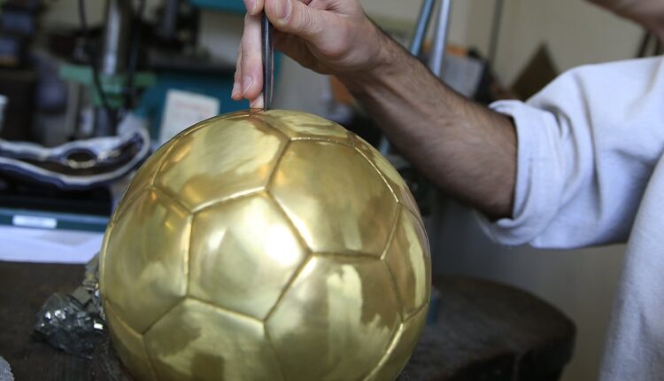 الكرة الذهبية لعام 2023 .