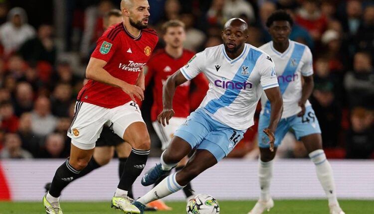 سفيان أمرابط لاعب مانشستر يونايتد