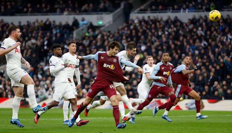 أستون فيلا ضد توتنهام في الدوري الإنجليزي