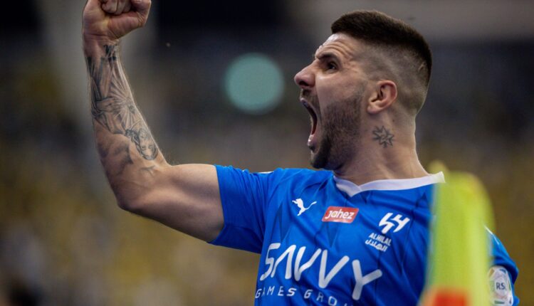 ميتروفيتش لاعب الهلال السعودي